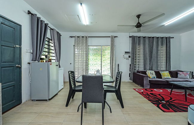 OYO HOME 90682 Liliz Mambang Farmstay - Foto 12
