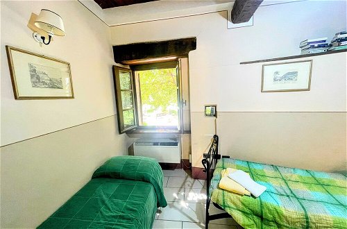 Photo 2 - Apt 4 - Forget all Your Troubles - Relax in Paradise ! Air con + Wifi! Sleeps 4