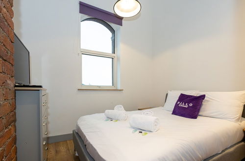 Photo 10 - Pillo Rooms Serviced Apartments- Salford