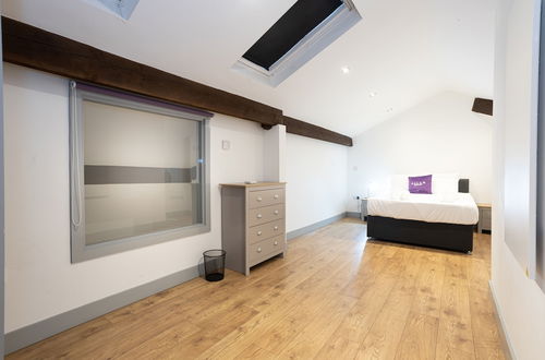 Photo 37 - Pillo Rooms Serviced Apartments- Salford