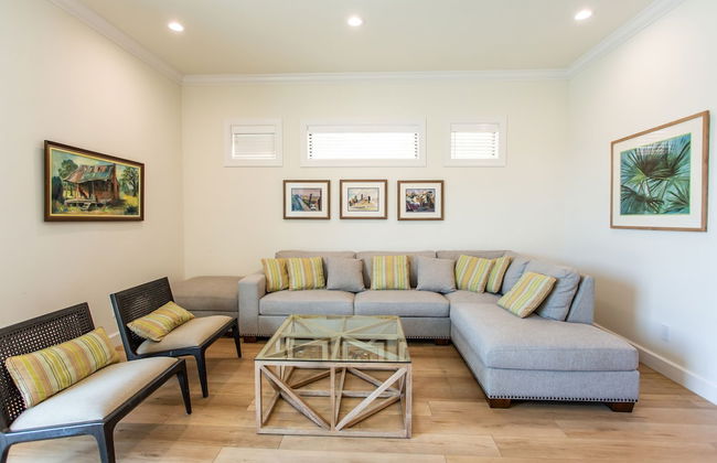Sorrento Luxury Vacation Home: Expansive 5-Bedroom, 4.5-Bath Retreat with Private Pool, Hot Tub, and Pet-Friendly Accommodations – Just a Short Walk from Stunning Vanderbilt Beach - Foto 17