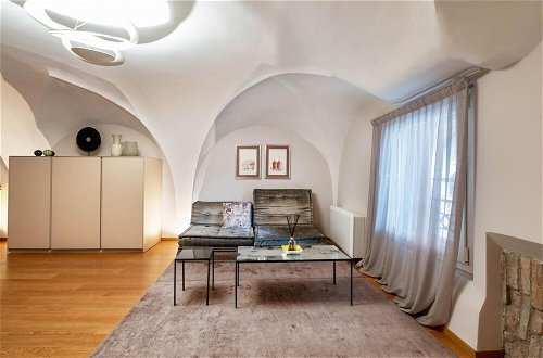 Photo 2 - Santo Stefano Elegant Apartment by Wonderful Italy