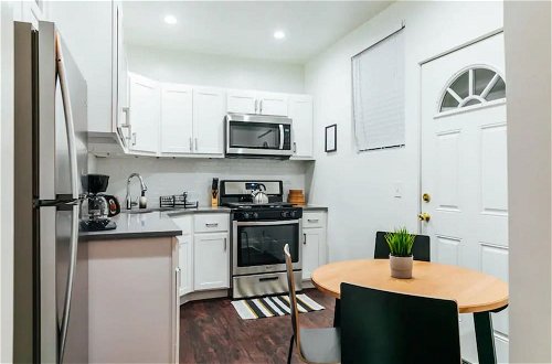 Photo 38 - Best Deal 2BR Apt in Lakeview