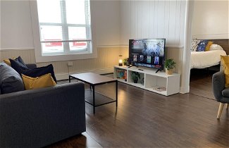 Foto 1 - Large 1-bedroom Condo Downtown Wifi Smart TV