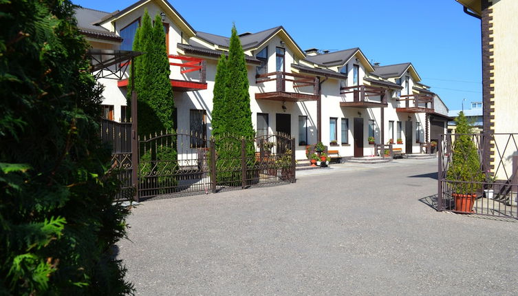 Photo 1 - Townhouse Park & House