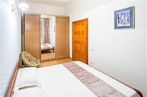 Photo 16 - 3 Bedroom on Square Rynok near Vernissage