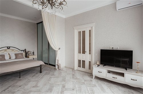Foto 4 - Royal Apartment Frantsuzkiy bulvar 60