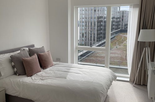 Photo 2 - Beautiful 2-bed Apartment in London
