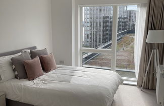 Photo 2 - Beautiful 2-bed Apartment in London