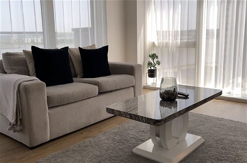 Photo 1 - Beautiful 2-bed Apartment in London