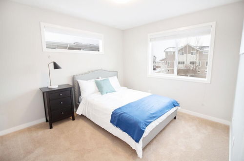 Photo 18 - Beautiful South Winnipeg 4 Bdrm 2 Bath Townhouse