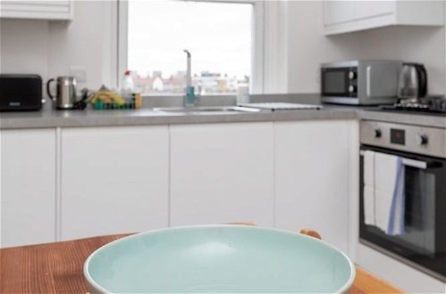 Photo 15 - Central and Stylish 1 Bedroom Flat in Vauxhall