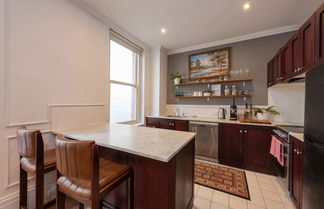 Photo 3 - Quiet 2 Bedroom Apartment in Heritage Building in the CBD