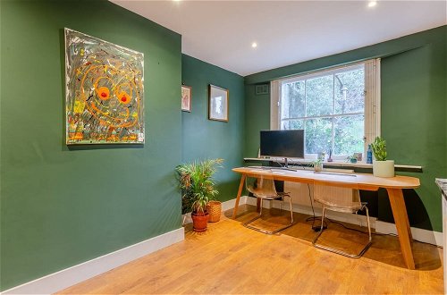 Photo 20 - Beautiful Two-story Flat With Garden in Islington