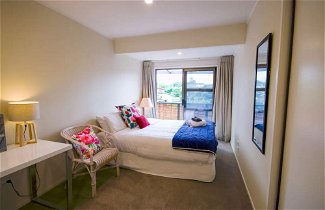 Photo 1 - Bright 2 Bedroom Home in East Auckland