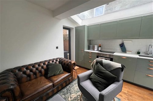 Foto 6 - Contemporary 1 Bedroom Apartment in Peckham With Garden