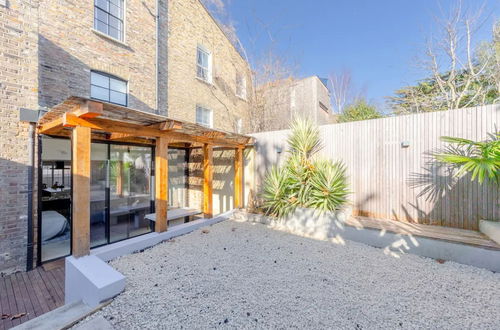 Photo 37 - Luxury 2 Bedroom Garden Flat - Hackney