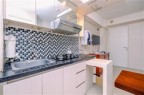 Photo 12 - Cozy Living And Modern 2Br Bassura City Apartment