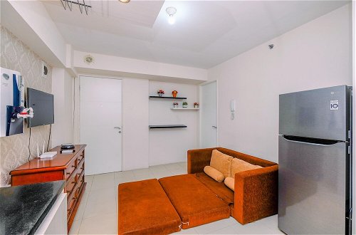 Foto 15 - Cozy Living And Modern 2Br Bassura City Apartment