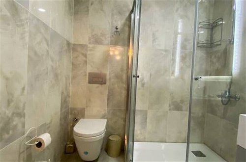 Photo 16 - Exclusive 2 1 Apartment 2 Bathrooms - Core Living