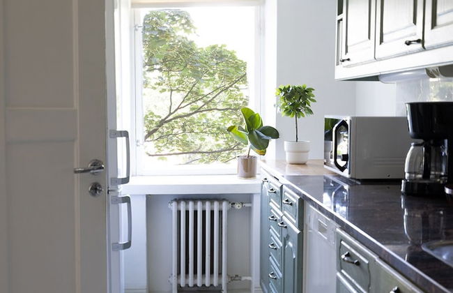 2ndhomes Charming 2BR Home w Balcony - Foto 12