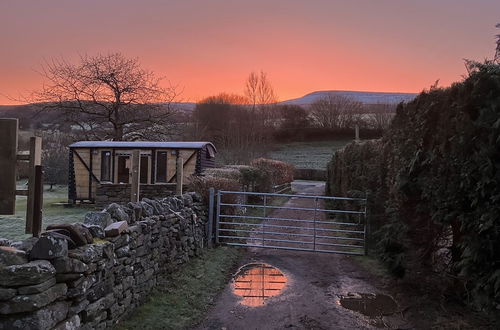 Photo 10 - 1 Bed Converted Railway Wagon Near Crickhowell