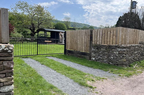 Photo 18 - 1 Bed Converted Railway Wagon Near Crickhowell