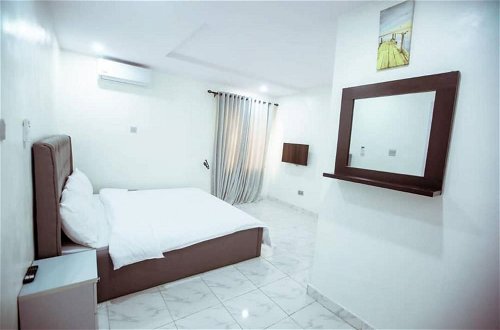 Photo 4 - Immaculate 1-bed Apartment in Lagos