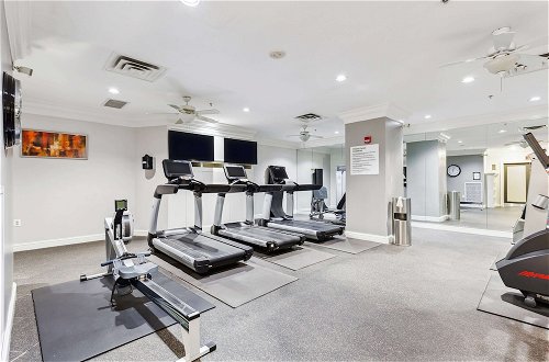 Photo 71 - 2BR Luxury City Suite With Gym & Pool