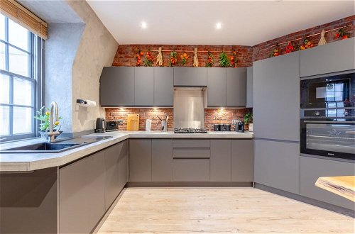 Foto 11 - Newly-refurbished Loft-style Flat Farringdon