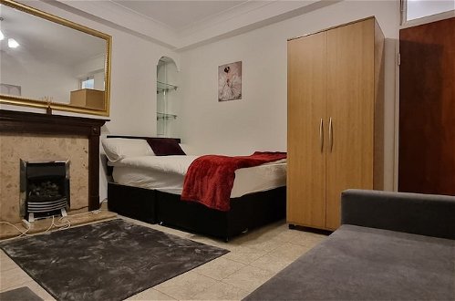 Photo 1 - 4-bed Apartment in Central London