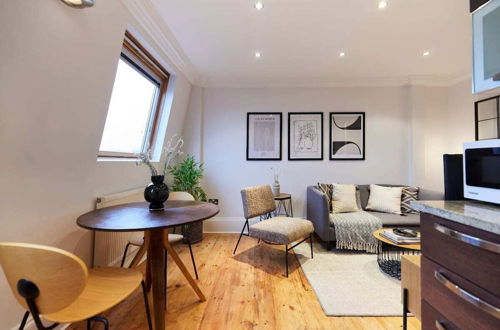 Photo 14 - The London Cradle - Spacious 1bdr Flat