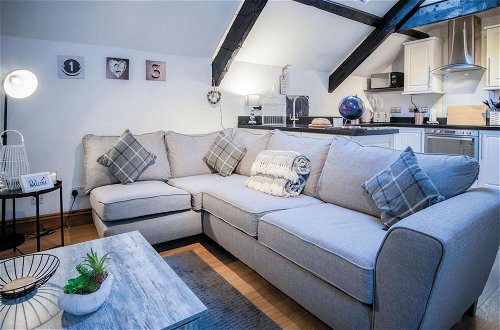 Photo 7 - Cosy At The Mews - 2 Bedroom Apartment - Tenby