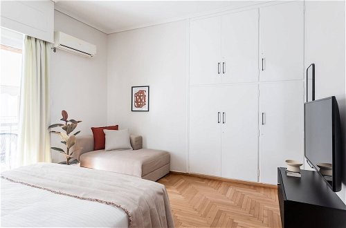 Foto 3 - Petite 1BR Apartment in Exarchia