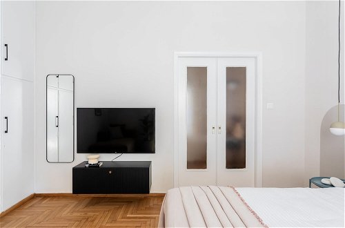 Foto 6 - Petite 1BR Apartment in Exarchia