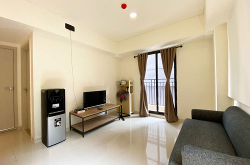 Foto 15 - Homey And Minimalist 2Br At Meikarta Apartment