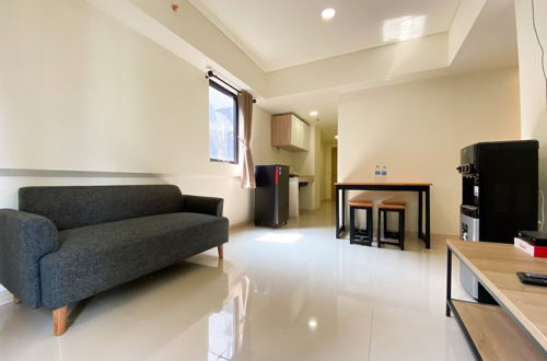 Foto 18 - Homey And Minimalist 2Br At Meikarta Apartment