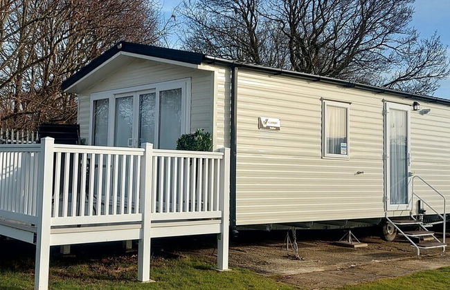 Impeccable 3-bed Caravan in Clacton-on-sea - Foto 1