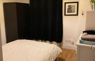 Photo 3 - 1 Bedroom Flat in Well Connected Part of London