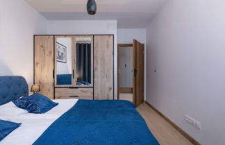 Photo 2 - Dark Blue Apartment in Kraków by Renters