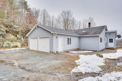 Photo 2 - Cozy Fair Haven Home With Mountain Views