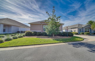 Photo 2 - Beautiful Home in The Villages w/ Screened Lanai