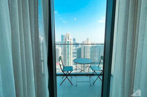 Foto 28 - Luxury Burj Royale Modern Apt city view Balcony
