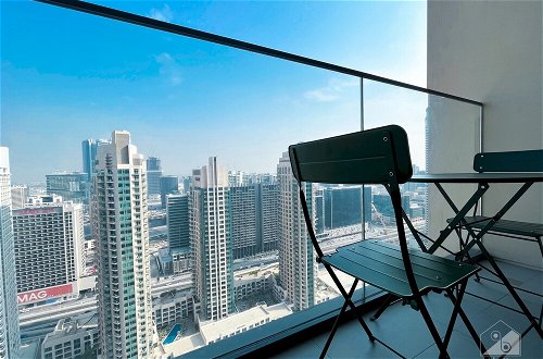 Foto 18 - Luxury Burj Royale Modern Apt city view Balcony