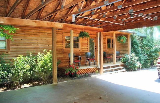 Lakeside Lodge by Avantstay Hot Tub + Dock - Photo 46