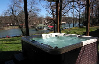 Photo 1 - Lakeside Lodge by Avantstay Hot Tub + Dock