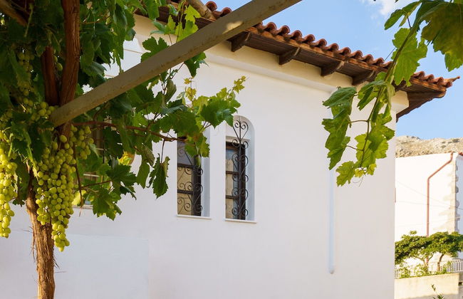 EMPHASIS Traditional House - Photo 29