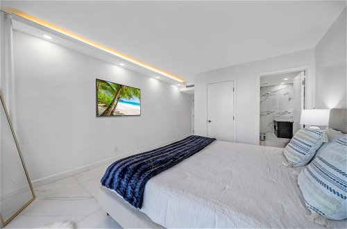 Foto 6 - Serene and Modern Apartment Centrally Located