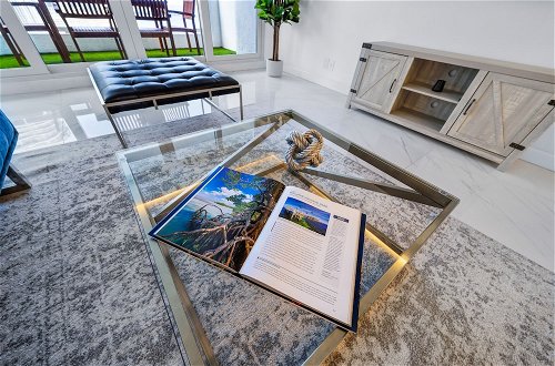 Photo 18 - Serene and Modern Apartment Centrally Located