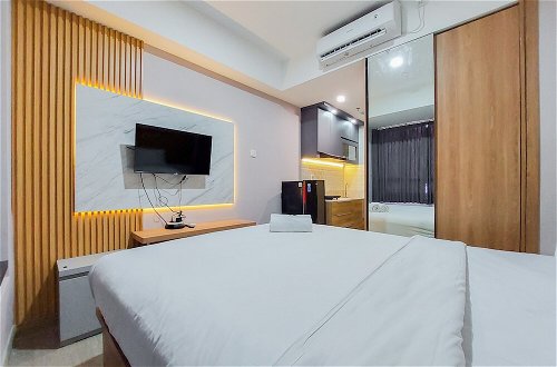 Photo 3 - Well Furnished And Cozy Studio Collins Boulevard Apartment